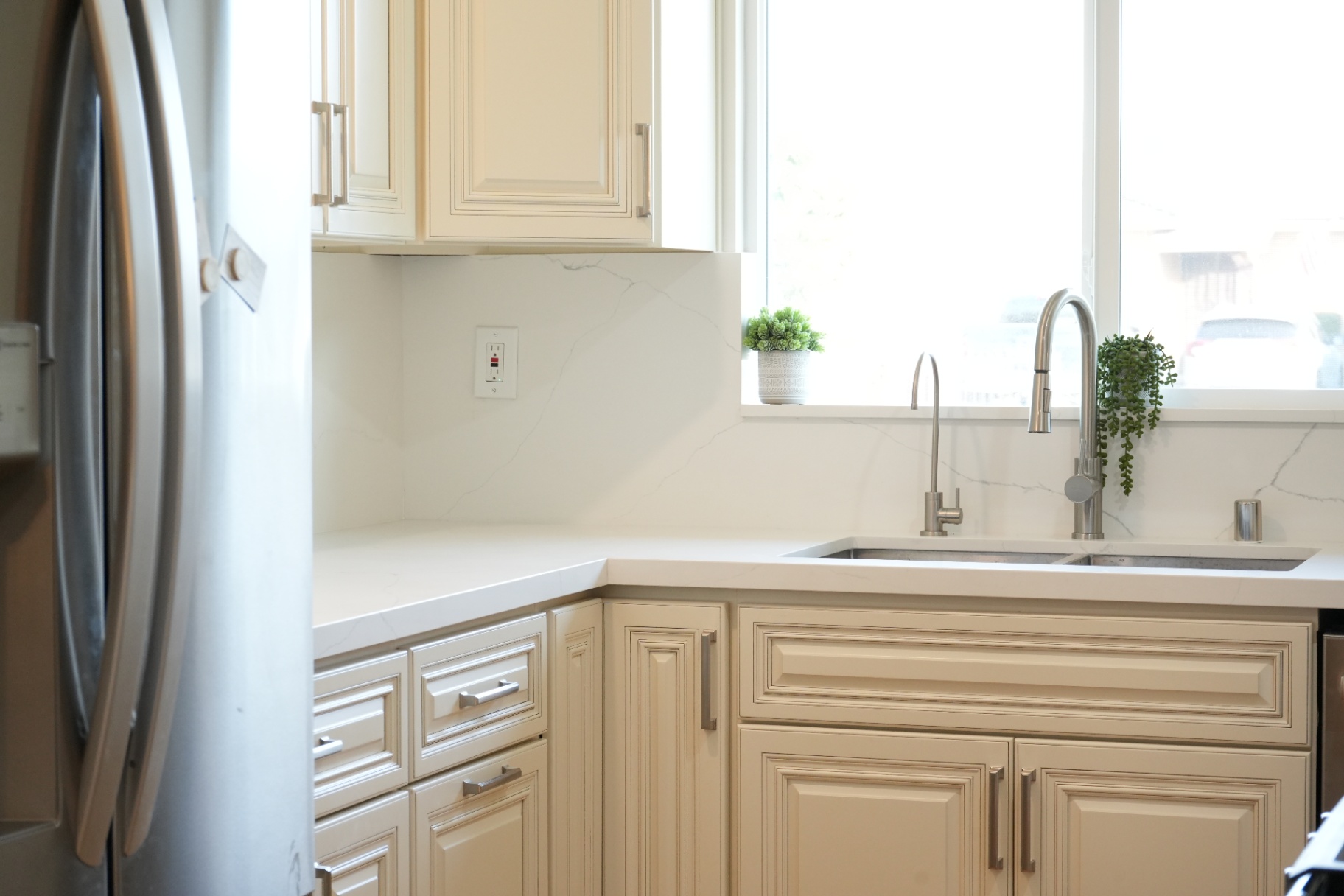 Traditional Raised-Panel kitchen remodel in La Puente, CA by Master Kitchen Los Angeles